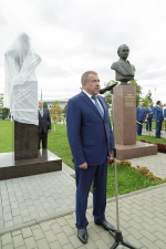 В Туле открыт бюст легендарному конструктору Геннадию Денежкину