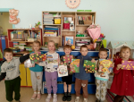 Детская библиотека: «Многоцветье России в сказках народов» (0+)
